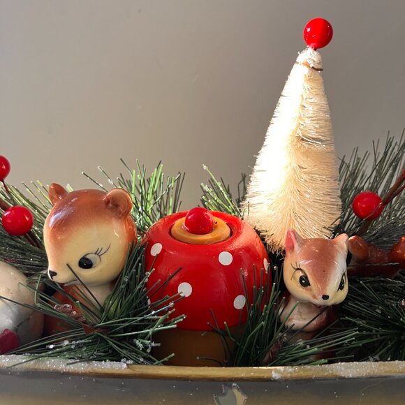Vintage Woodland Christmas Decor featuring whimsical squirrels - Picture 10 of 12